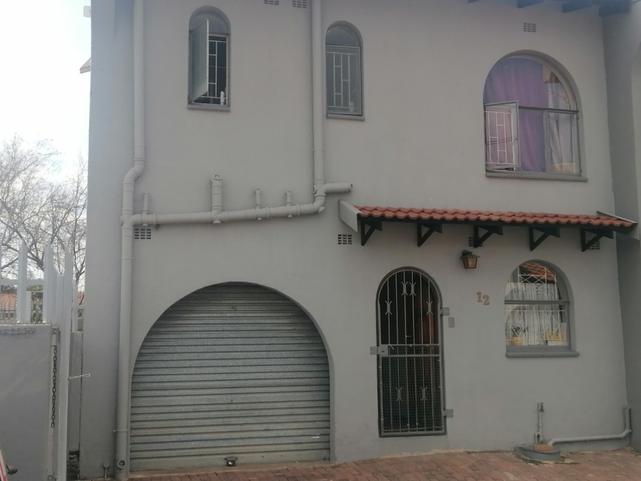 3 Bedroom Property for Sale in Verwoerdpark Gauteng