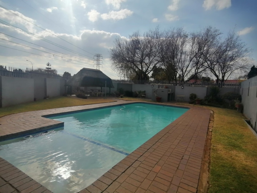 3 Bedroom Property for Sale in Verwoerdpark Gauteng