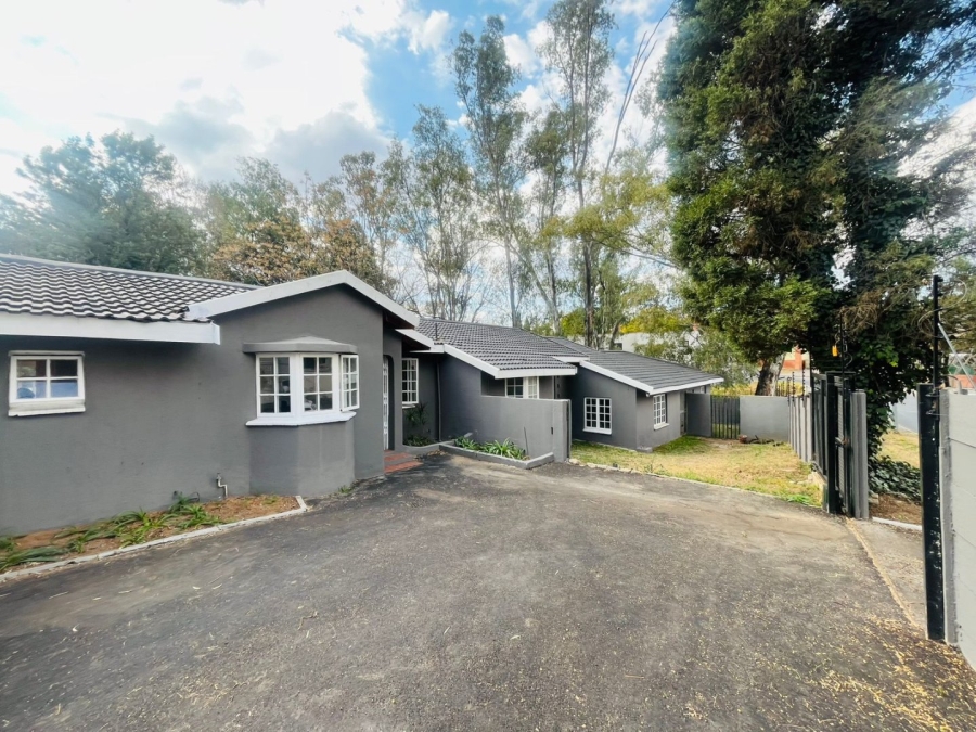 4 Bedroom Property for Sale in Douglasdale Gauteng