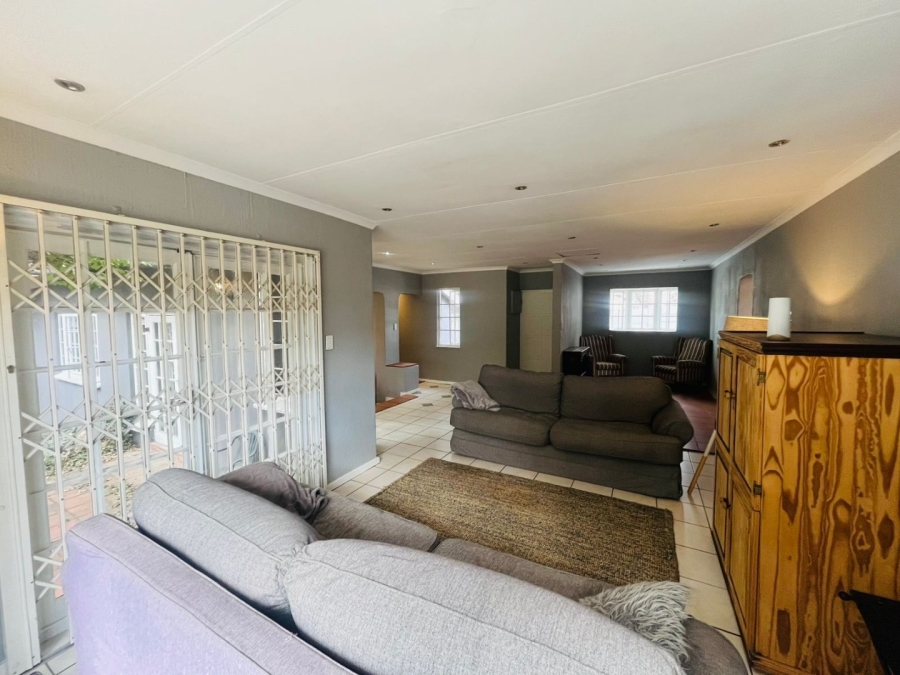 4 Bedroom Property for Sale in Douglasdale Gauteng