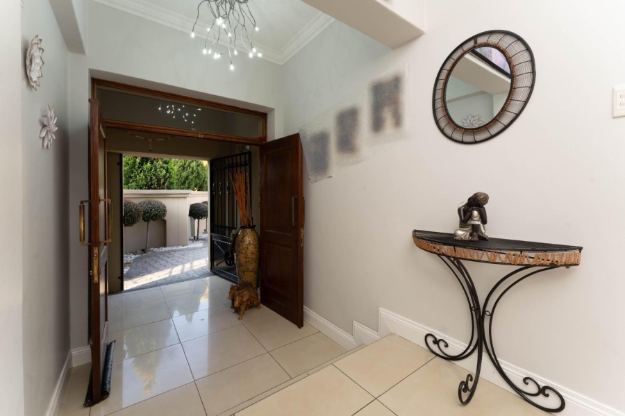 4 Bedroom Property for Sale in Sunninghill Gauteng
