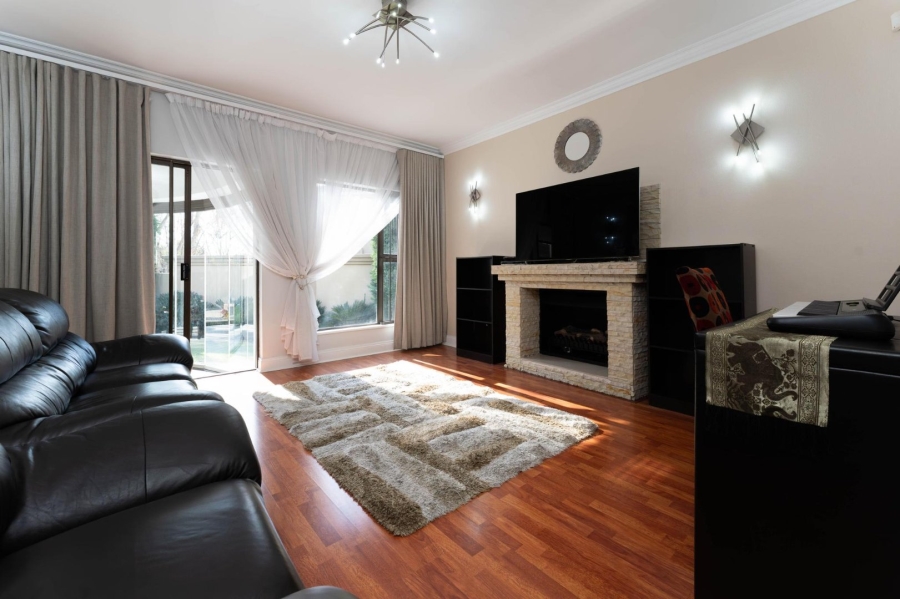 4 Bedroom Property for Sale in Sunninghill Gauteng