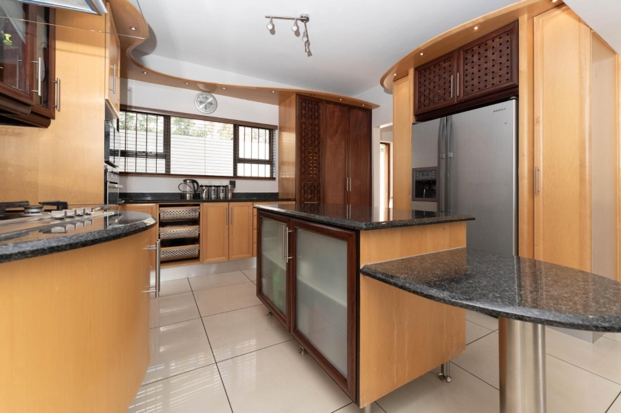 4 Bedroom Property for Sale in Sunninghill Gauteng