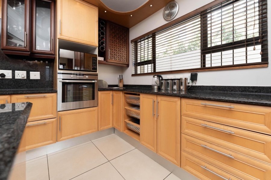 4 Bedroom Property for Sale in Sunninghill Gauteng