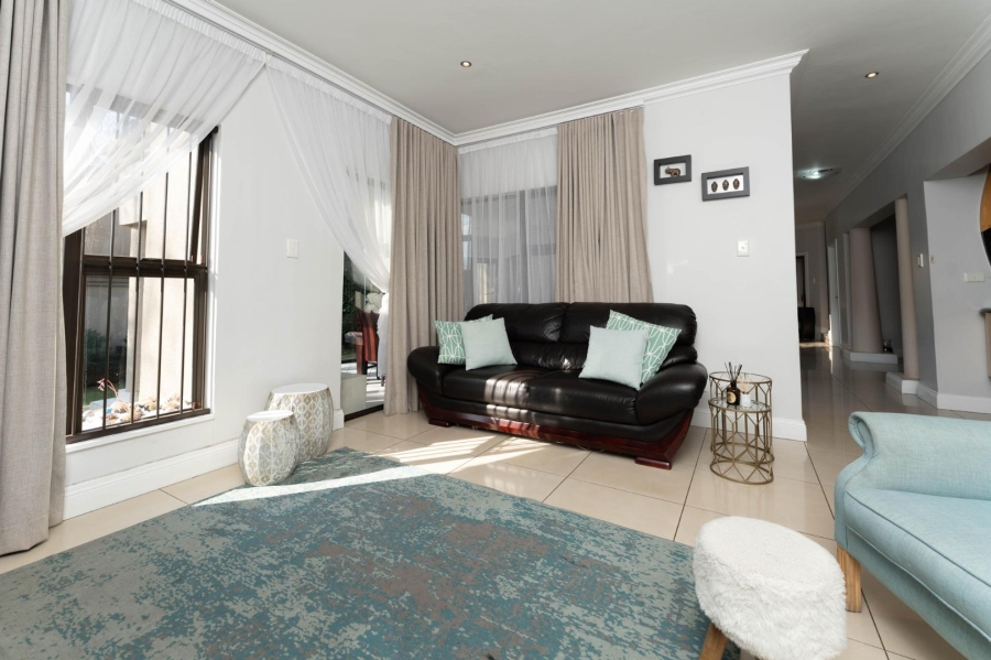 4 Bedroom Property for Sale in Sunninghill Gauteng