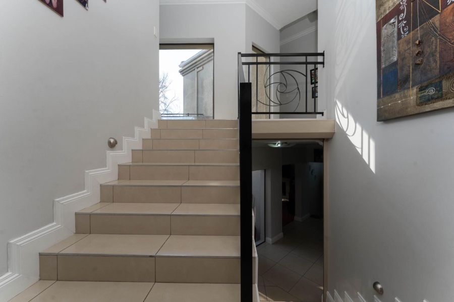 4 Bedroom Property for Sale in Sunninghill Gauteng