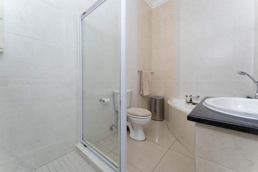 4 Bedroom Property for Sale in Sunninghill Gauteng