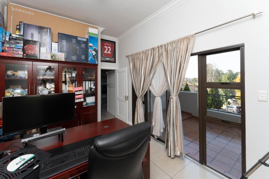 4 Bedroom Property for Sale in Sunninghill Gauteng