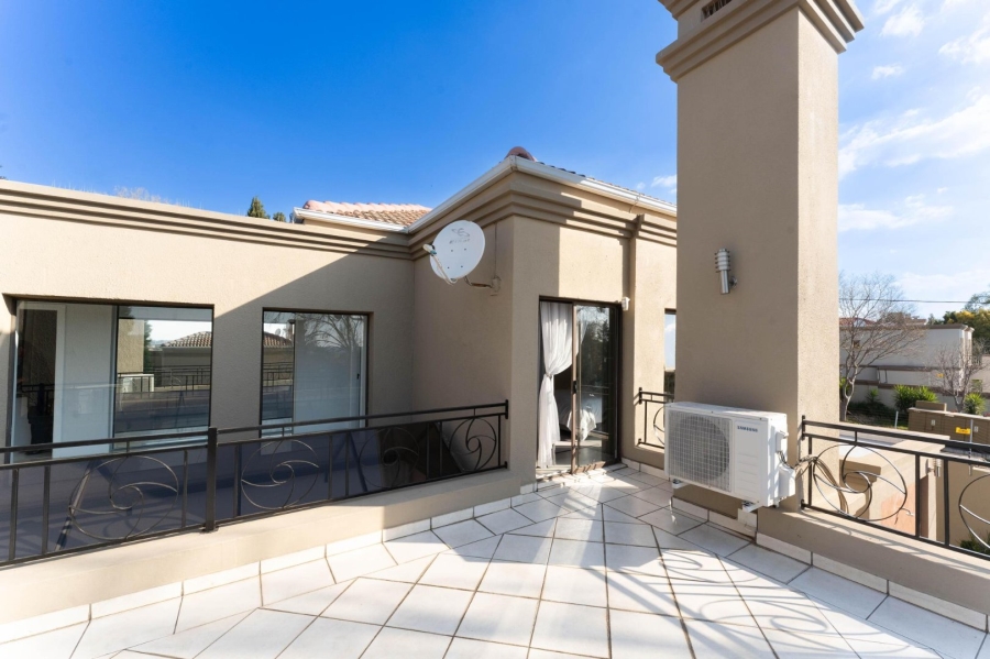 4 Bedroom Property for Sale in Sunninghill Gauteng