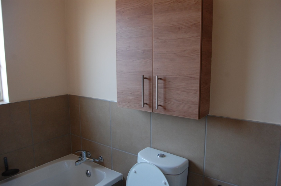 To Let 2 Bedroom Property for Rent in Monavoni Gauteng