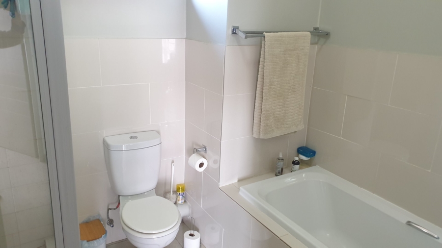 2 Bedroom Property for Sale in Amberfield Gauteng