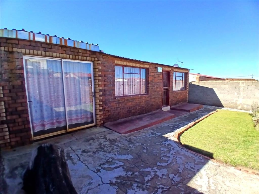 1 Bedroom Property for Sale in Molapo Gauteng
