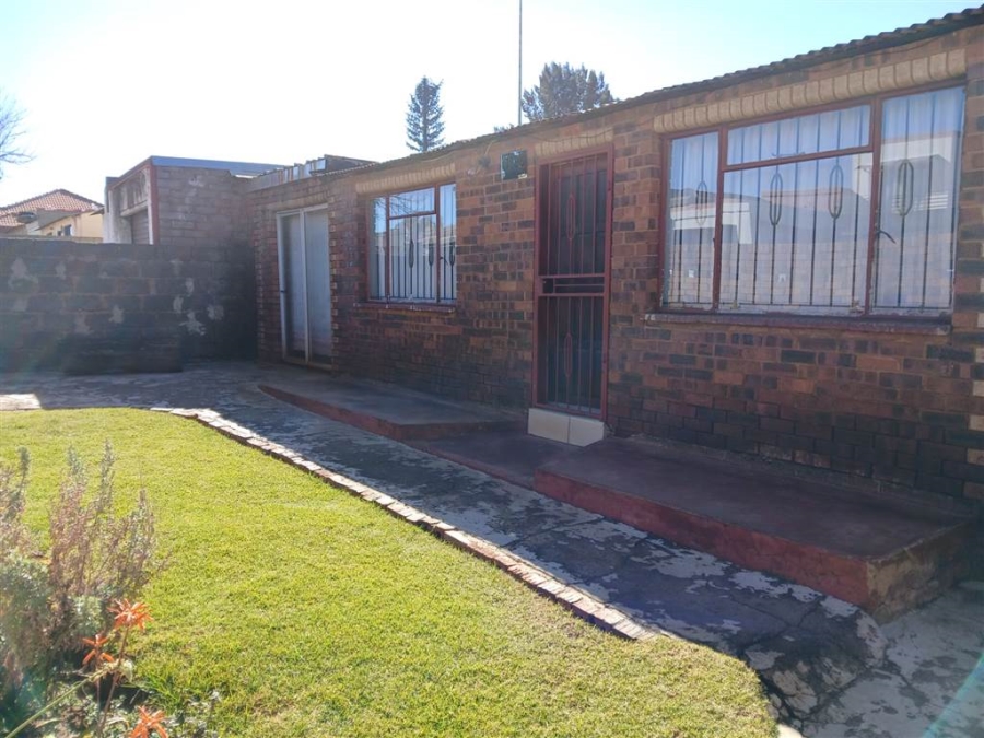 1 Bedroom Property for Sale in Molapo Gauteng