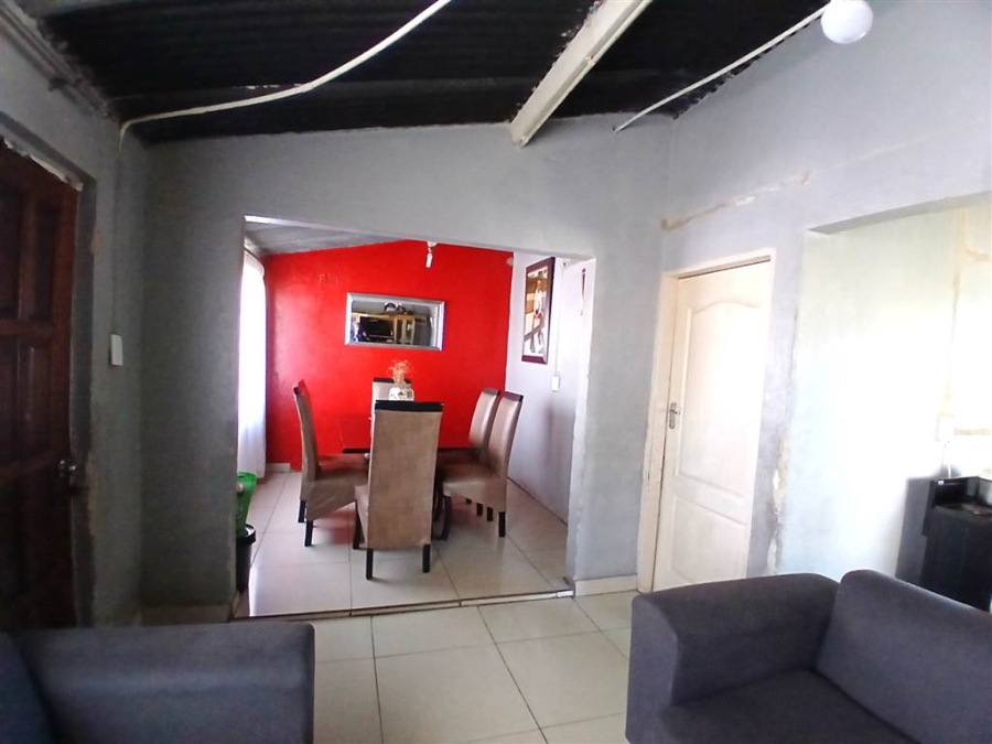 1 Bedroom Property for Sale in Molapo Gauteng