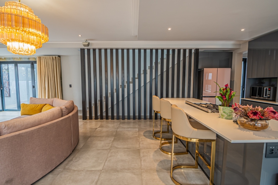 To Let 4 Bedroom Property for Rent in Sandown Gauteng
