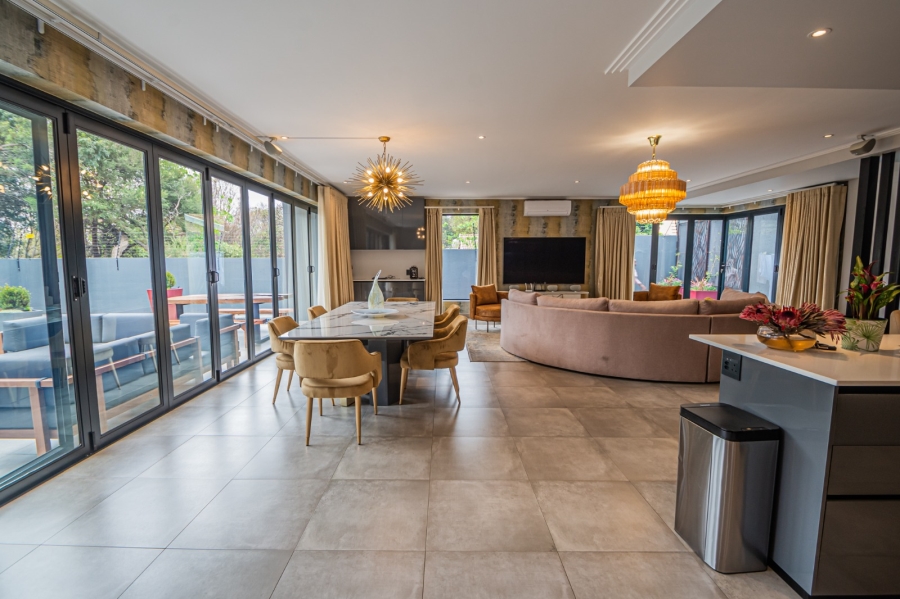 To Let 4 Bedroom Property for Rent in Sandown Gauteng