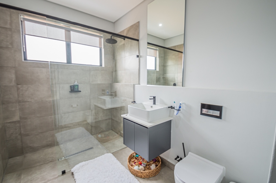 To Let 4 Bedroom Property for Rent in Sandown Gauteng