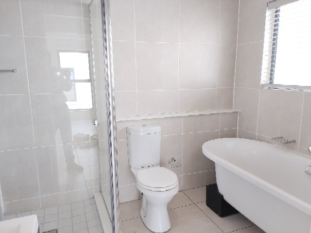 To Let 3 Bedroom Property for Rent in Petervale Gauteng