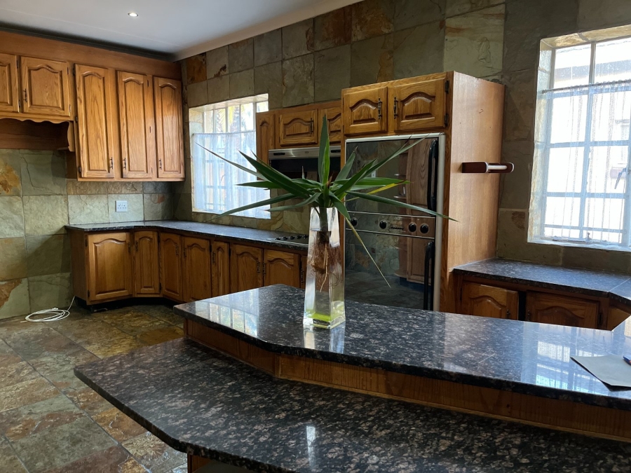 4 Bedroom Property for Sale in Vanderbijlpark SW 5 Gauteng