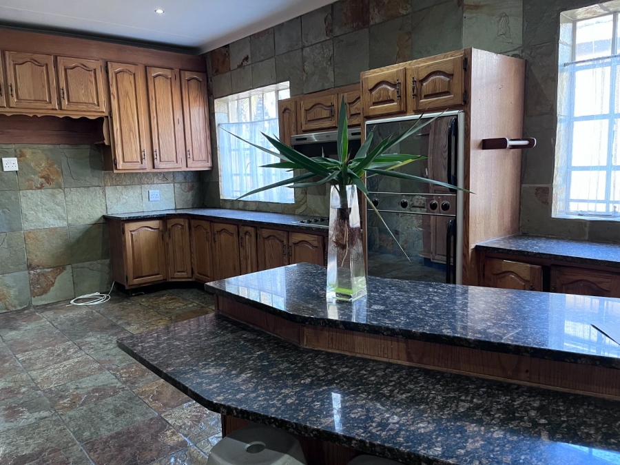 4 Bedroom Property for Sale in Vanderbijlpark SW 5 Gauteng