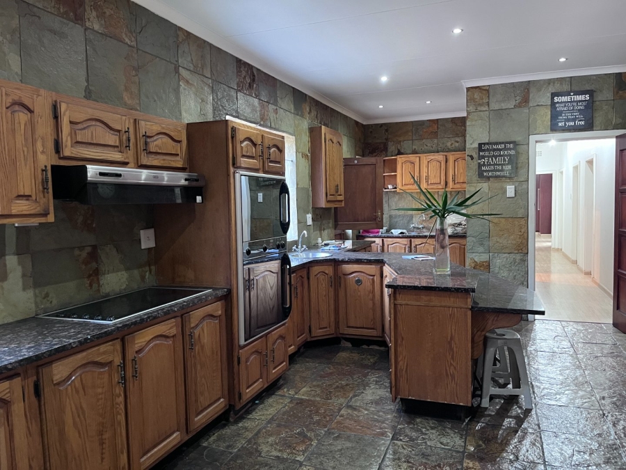 4 Bedroom Property for Sale in Vanderbijlpark SW 5 Gauteng