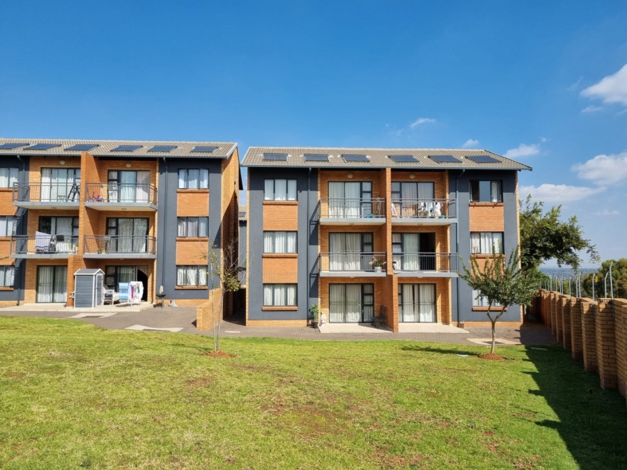 2 Bedroom Property for Sale in Die Hoewes Gauteng