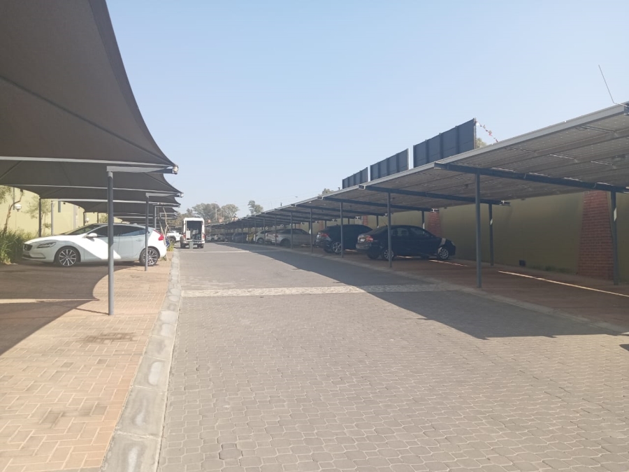 To Let 1 Bedroom Property for Rent in Waterfall Gauteng