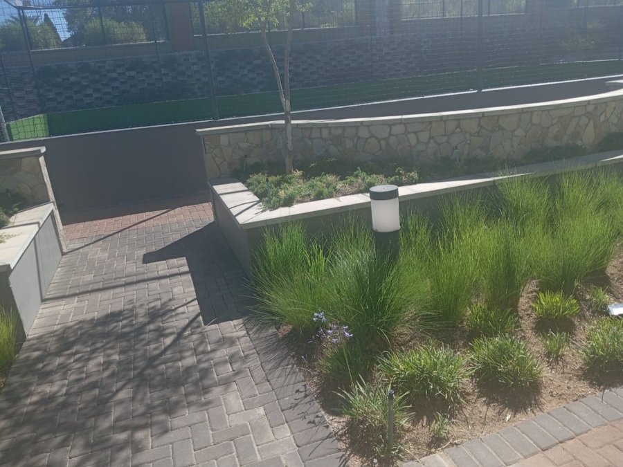 To Let 1 Bedroom Property for Rent in Waterfall Gauteng