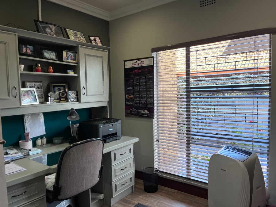 4 Bedroom Property for Sale in Vanderbijlpark SE 3 Gauteng