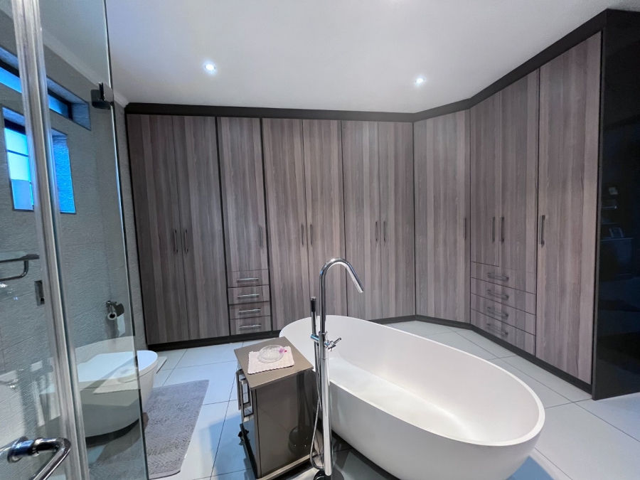 4 Bedroom Property for Sale in Vanderbijlpark SE 3 Gauteng