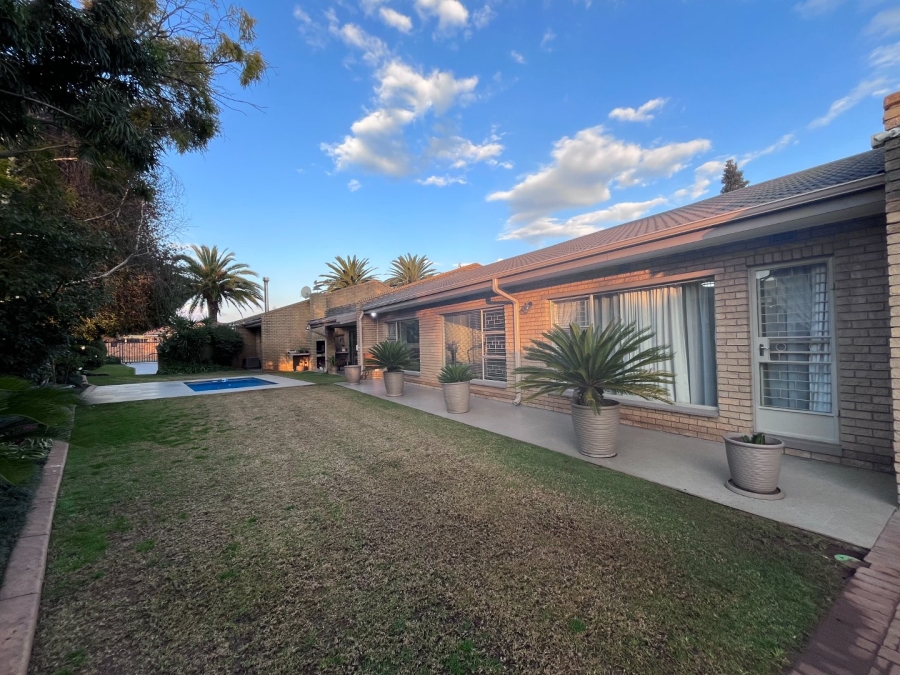4 Bedroom Property for Sale in Vanderbijlpark SE 3 Gauteng