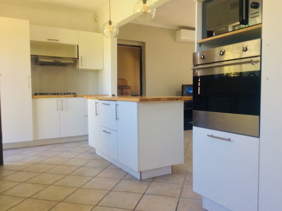To Let 4 Bedroom Property for Rent in Brackendowns Gauteng