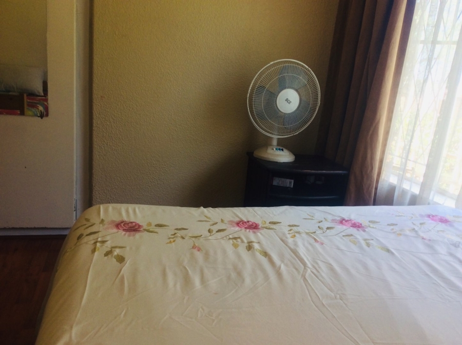 To Let 4 Bedroom Property for Rent in Brackendowns Gauteng
