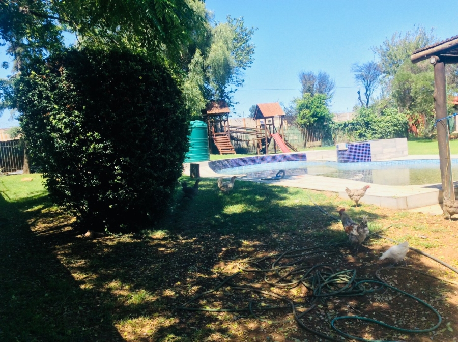 To Let 4 Bedroom Property for Rent in Brackendowns Gauteng