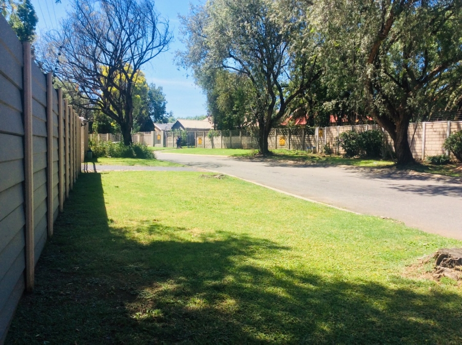 To Let 4 Bedroom Property for Rent in Brackendowns Gauteng