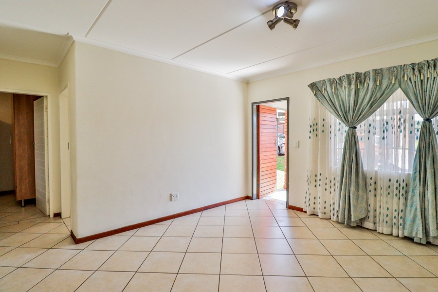 2 Bedroom Property for Sale in Noordwyk Gauteng