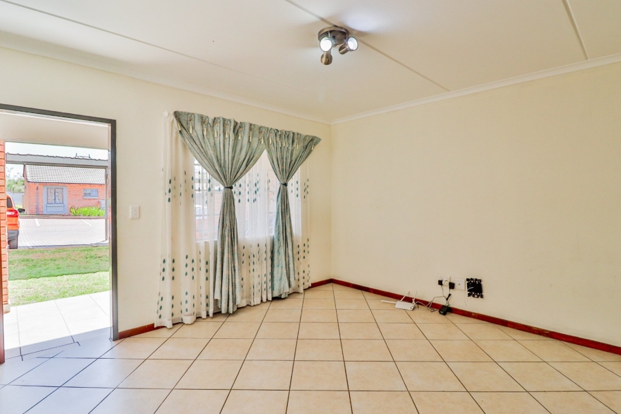 2 Bedroom Property for Sale in Noordwyk Gauteng