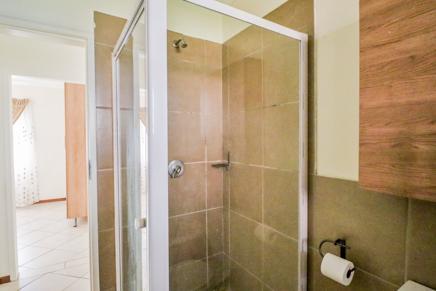2 Bedroom Property for Sale in Noordwyk Gauteng