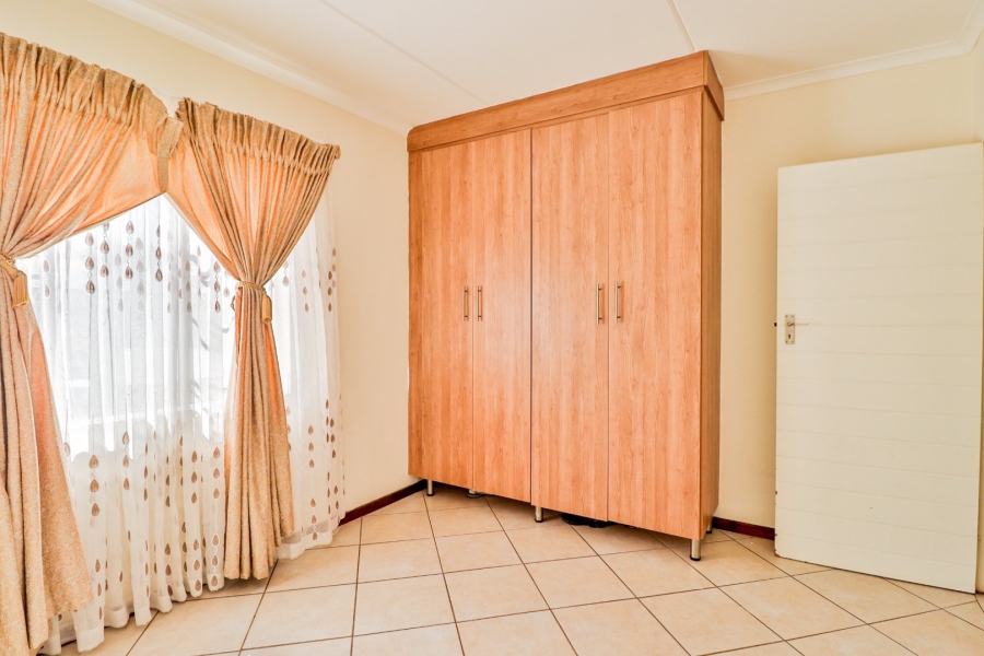 2 Bedroom Property for Sale in Noordwyk Gauteng