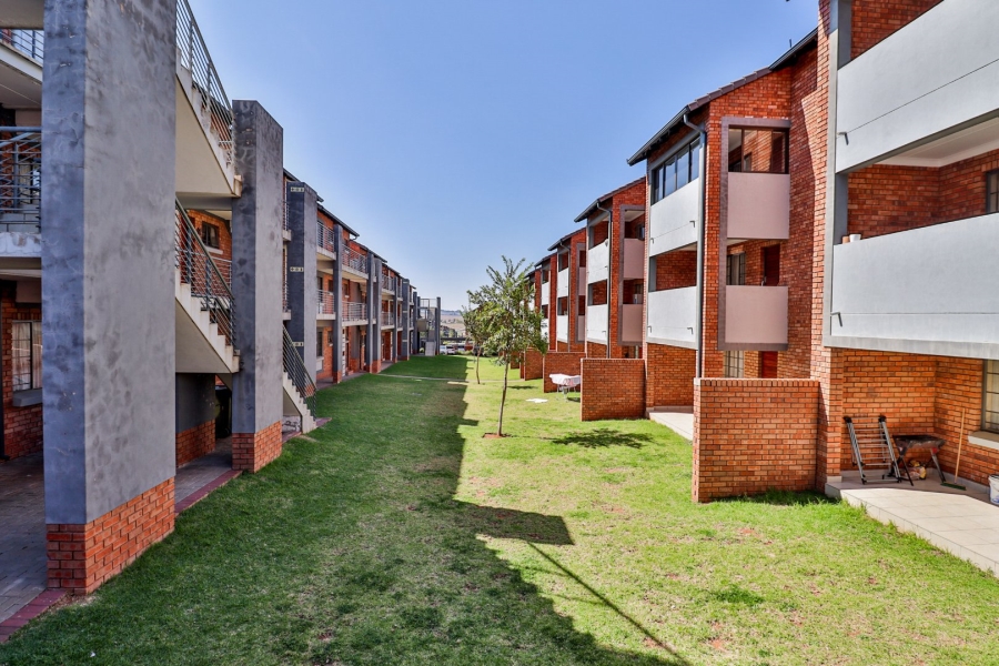 2 Bedroom Property for Sale in Noordwyk Gauteng
