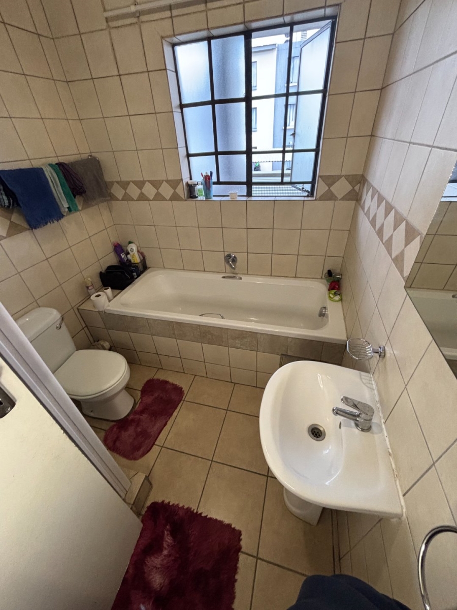 To Let 2 Bedroom Property for Rent in Noordwyk Gauteng