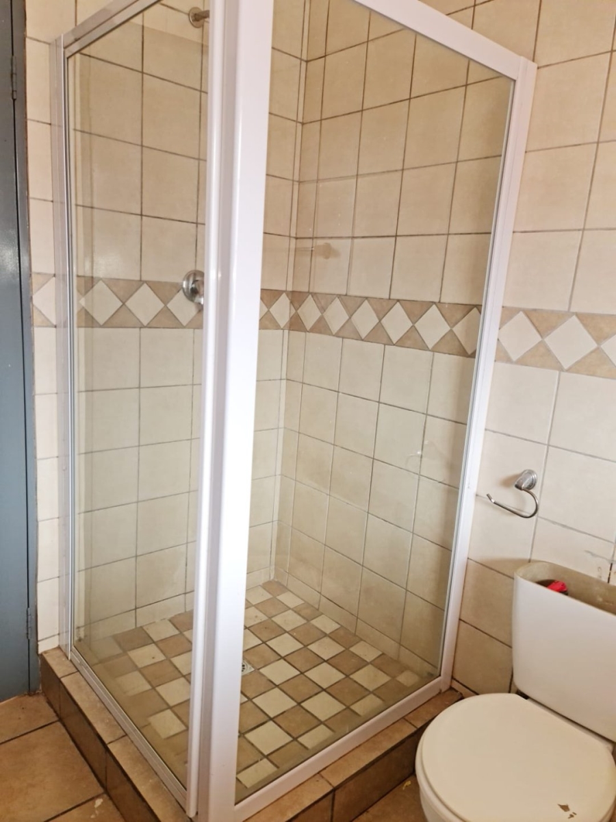 To Let 2 Bedroom Property for Rent in Noordwyk Gauteng