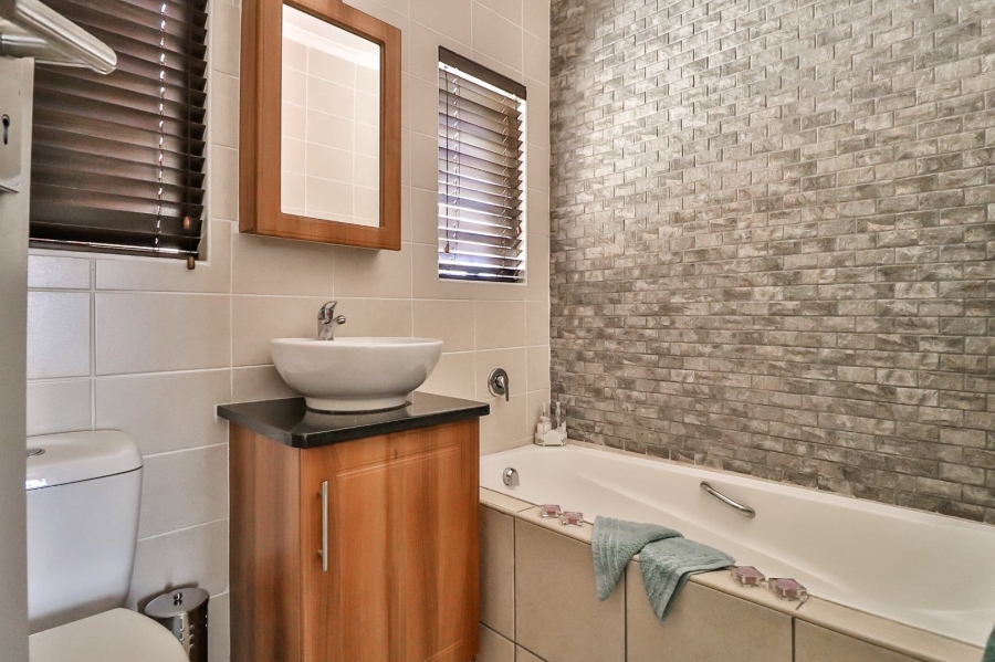  Bedroom Property for Sale in Brooklands Lifestyle Estate Gauteng