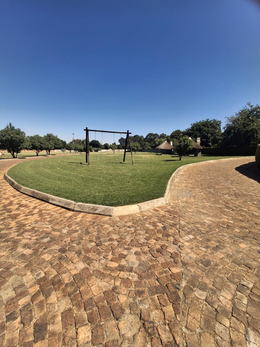 Commercial Property for Sale in Cloverdene Gauteng