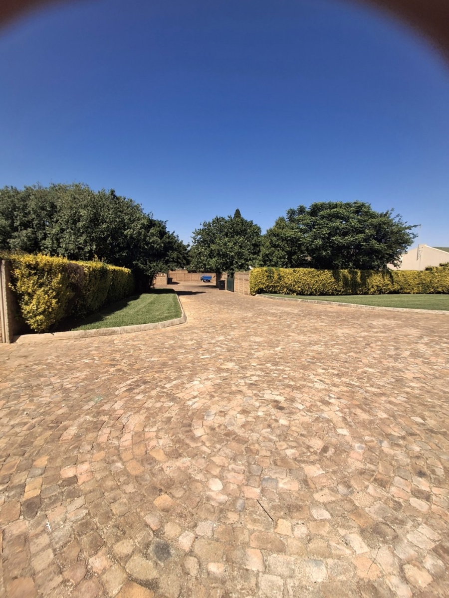 Commercial Property for Sale in Cloverdene Gauteng