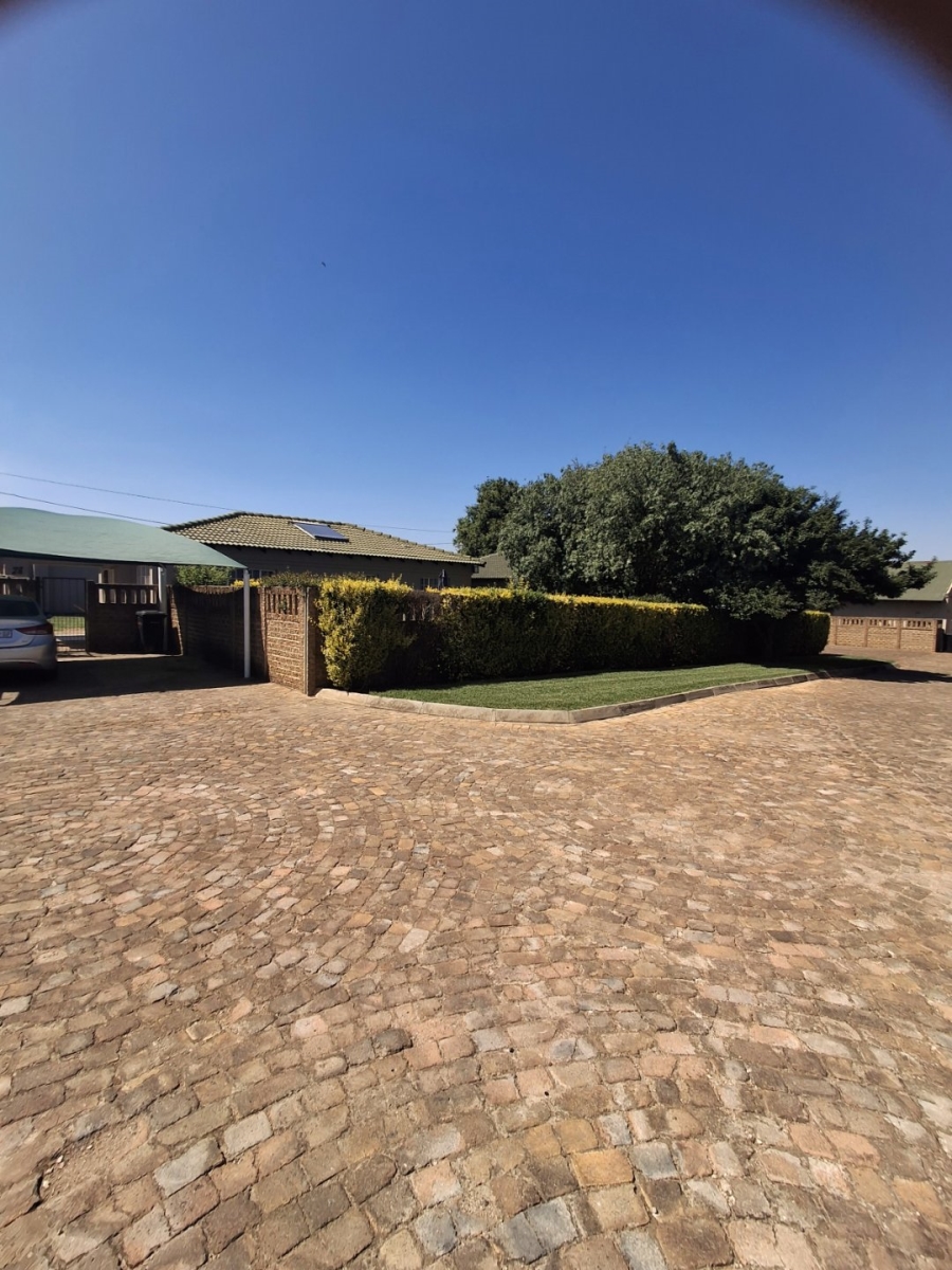 Commercial Property for Sale in Cloverdene Gauteng