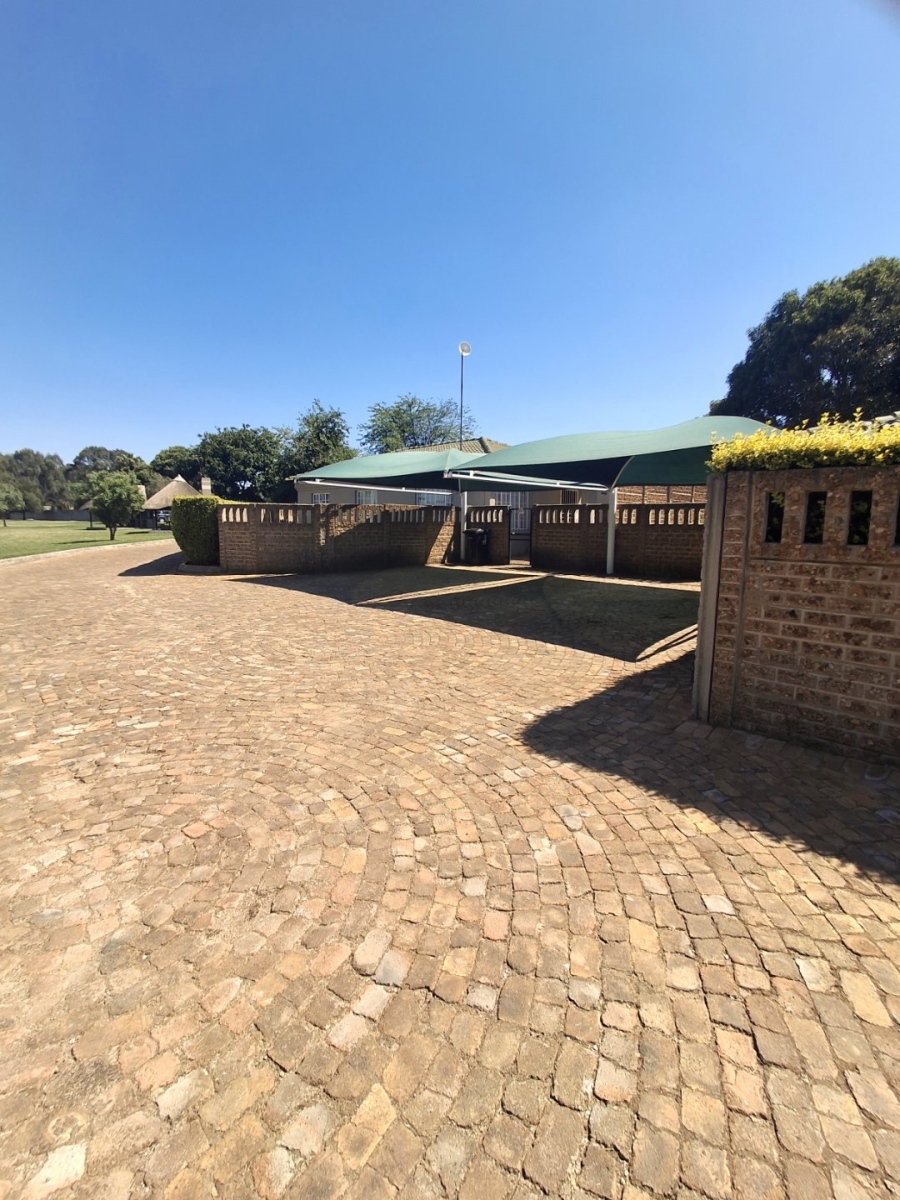 Commercial Property for Sale in Cloverdene Gauteng