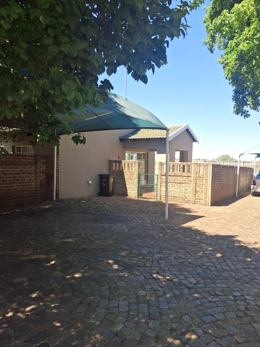 Commercial Property for Sale in Cloverdene Gauteng