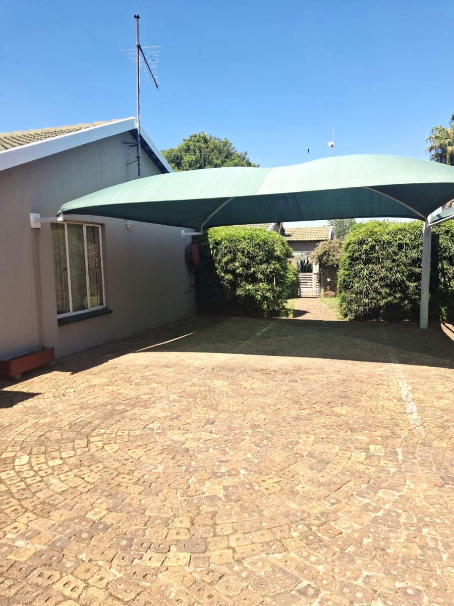 Commercial Property for Sale in Cloverdene Gauteng