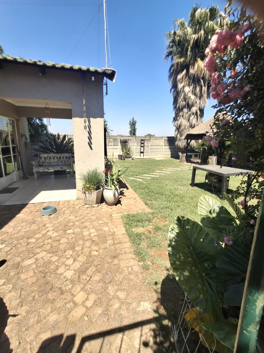 Commercial Property for Sale in Cloverdene Gauteng